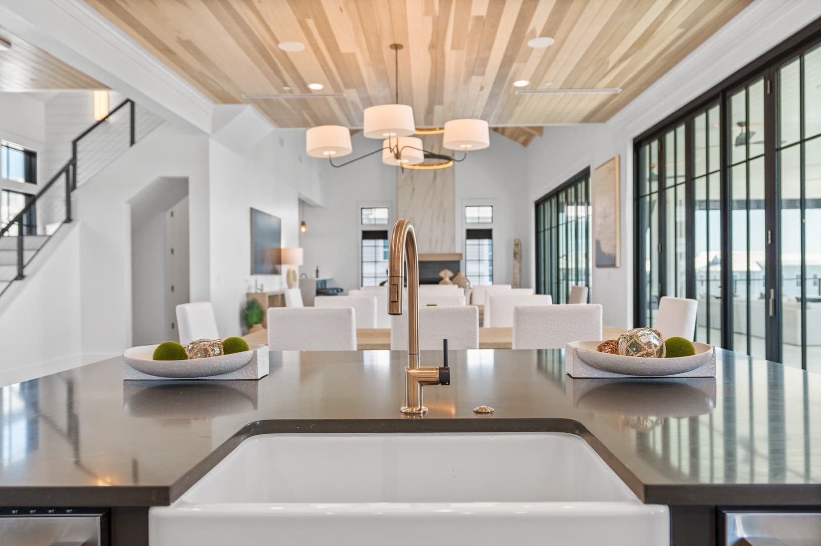 Grand Pearl - Image 103